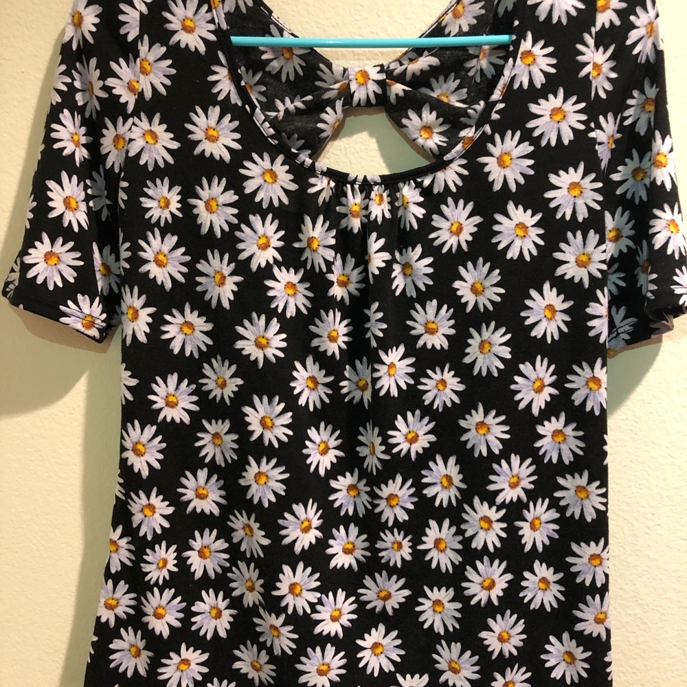 Daisy Tied Back Top